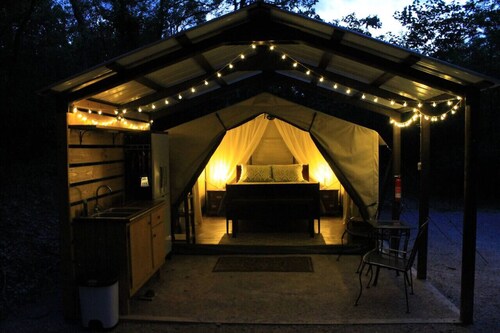 Black Fox Den: A Woodland Glamp - Heated Tent!