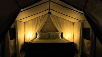 1 bedroom, bed sheets