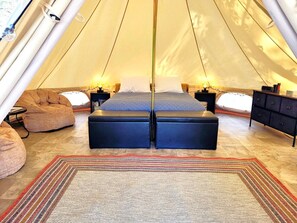 1 bedroom, pillowtop beds, bed sheets