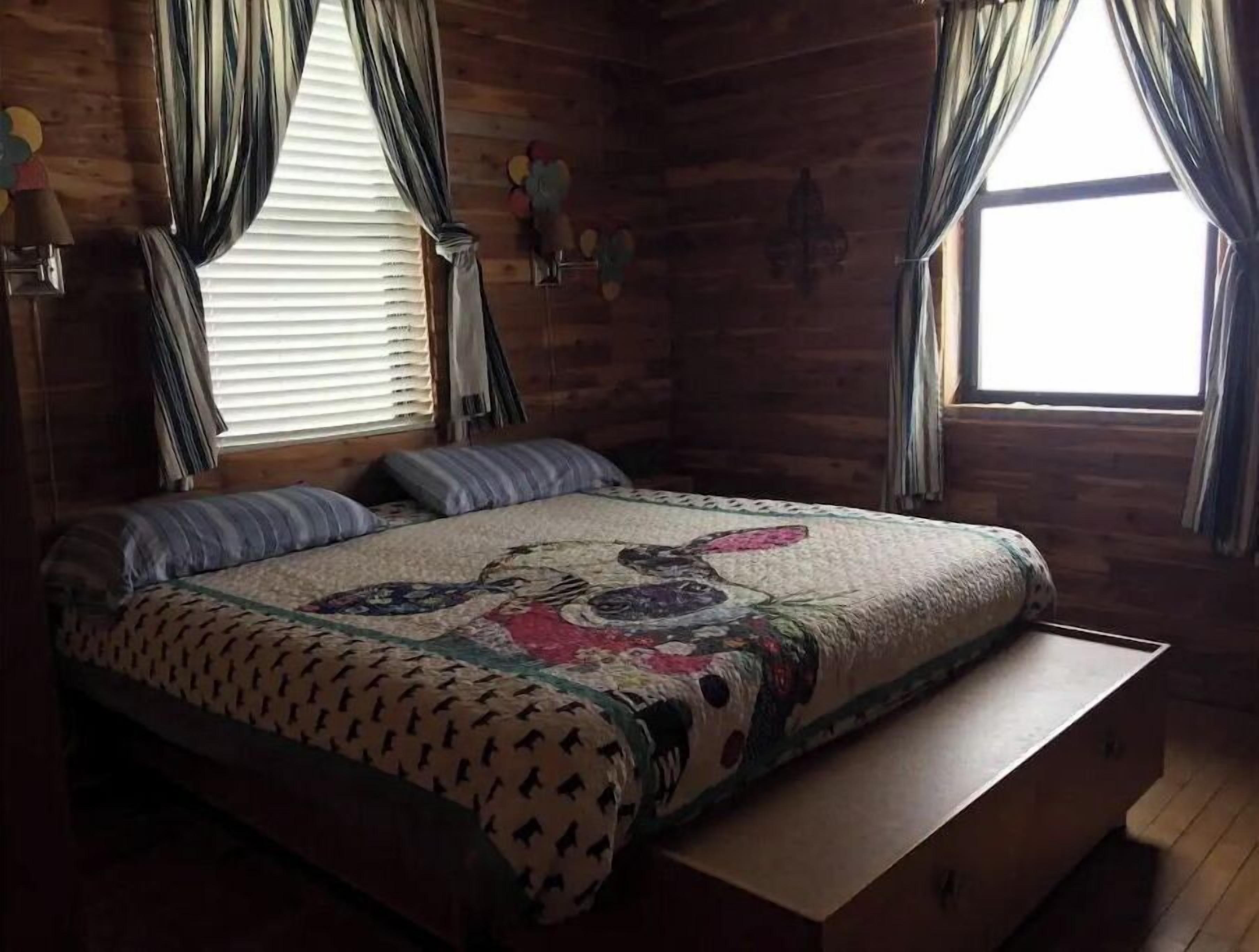 2 多间卧室、熨斗/熨衣板、WiFi、床单