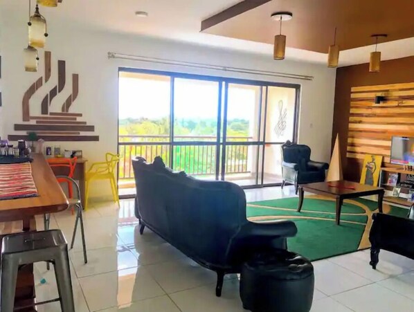 View from property - Stylish Luxury apt, 3 mins from mall & Immigration (Kisumu)