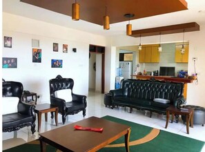 TV - Stylish Luxury apt, 3 mins from mall & Immigration (Kisumu)