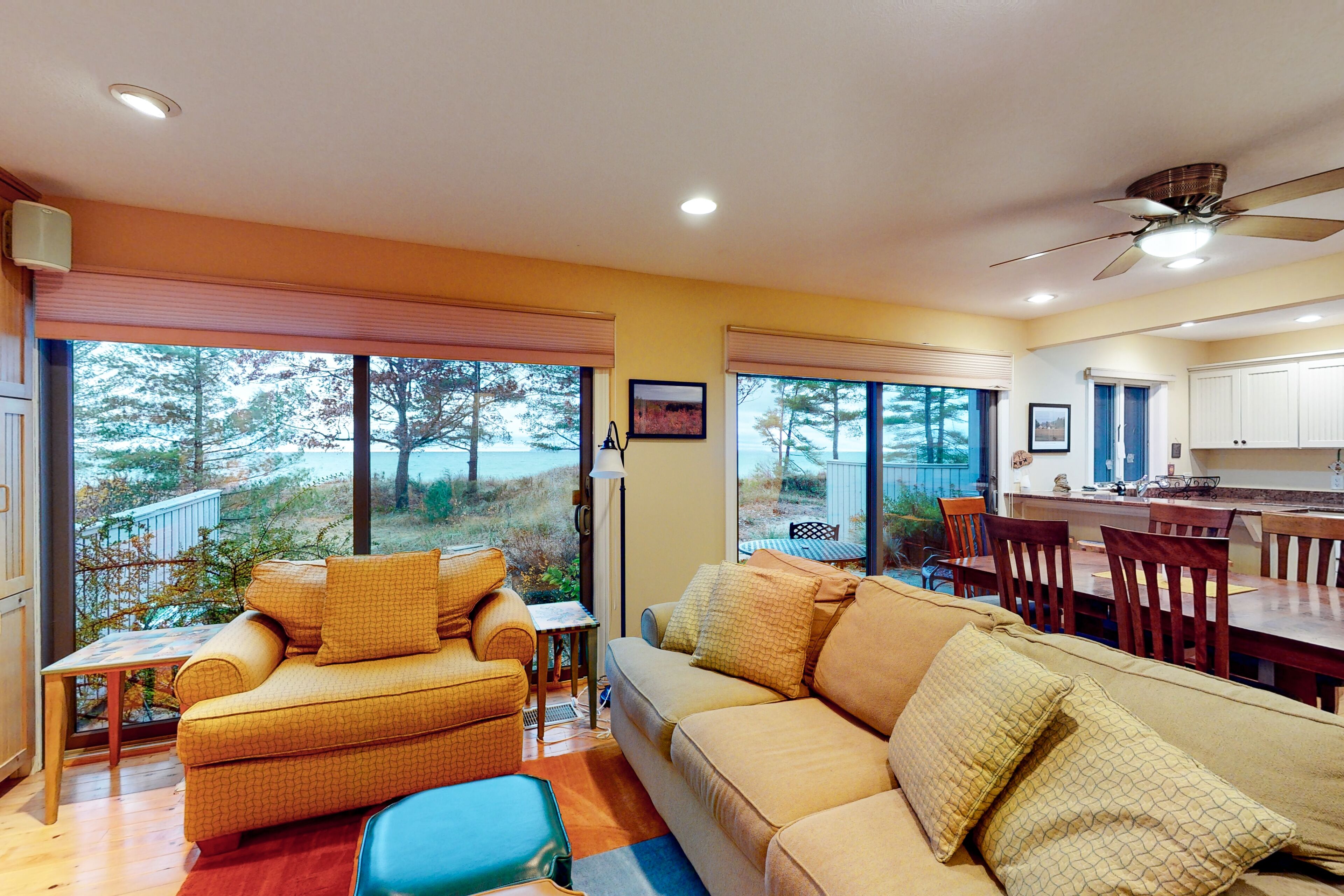 Spacious beachfront condo with a fireplace, washer/dryer, central AC