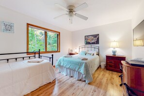 2 bedrooms, Internet, bed sheets