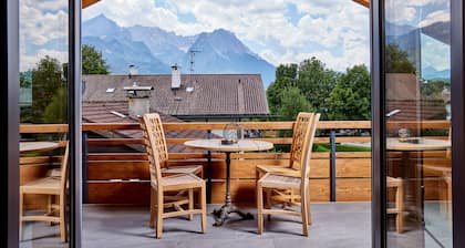 Luxuriöses Chalet mit Atemberaubendem Ausblick in Zentraler Lage
