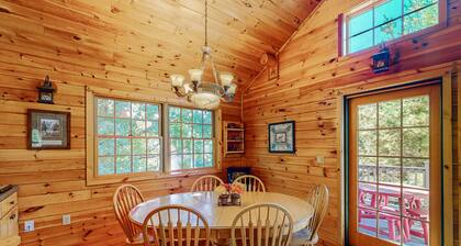 Perfect 'up north' home near Sleeping Bear Dunes & Lake Michigan, deck, W/D