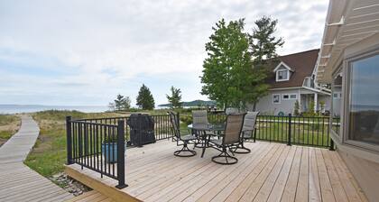 Beachfront cottage with Lake Michigan views, fireplace, gas grill, firepit, deck