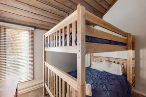 1 bedroom, internet, bed sheets