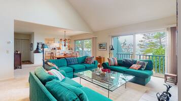 TV, fireplace, DVD player