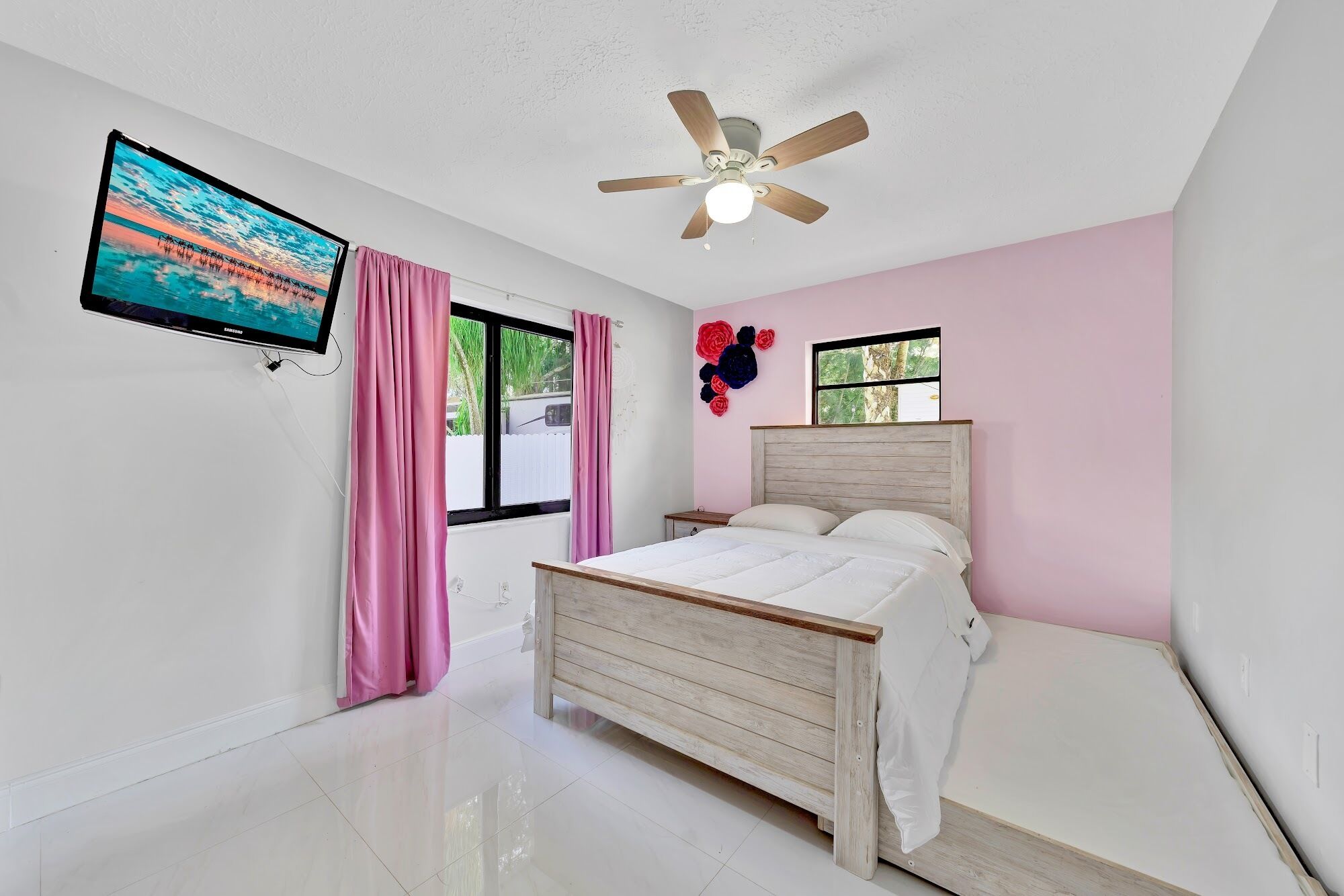 This spacious and beautiful farm house, to be in touch with nature.