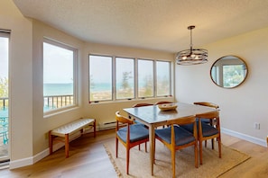 Dining - Darling condo on Lake Michigan with washer/dryer, deck, lake views, fireplace (Glen Arbor)