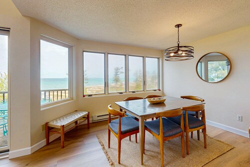 Darling condo on Lake Michigan with washer/dryer, deck, lake views, fireplace