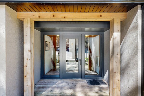 Exterior detail - Inviting studio on The Crystal River/Lake Michigan with kitchenette, AC & WiFi (Glen Arbor)