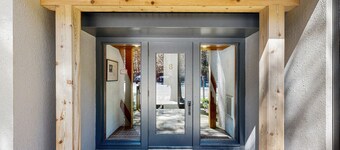 Inviting studio on The Crystal River/Lake Michigan with kitchenette, AC & WiFi