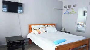 1 Schlafzimmer, Schreibtisch, WLAN