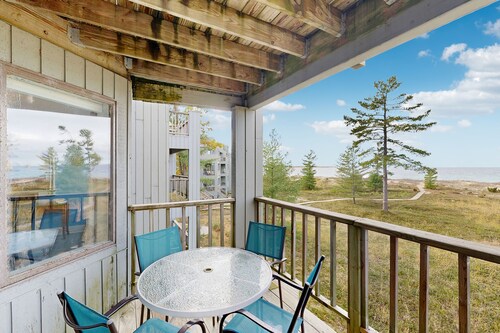 Cheery beachfront condo in Glen Arbor's Homestead Resort with deck & fireplace