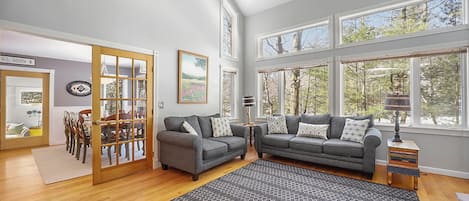 TV, fireplace, DVD player