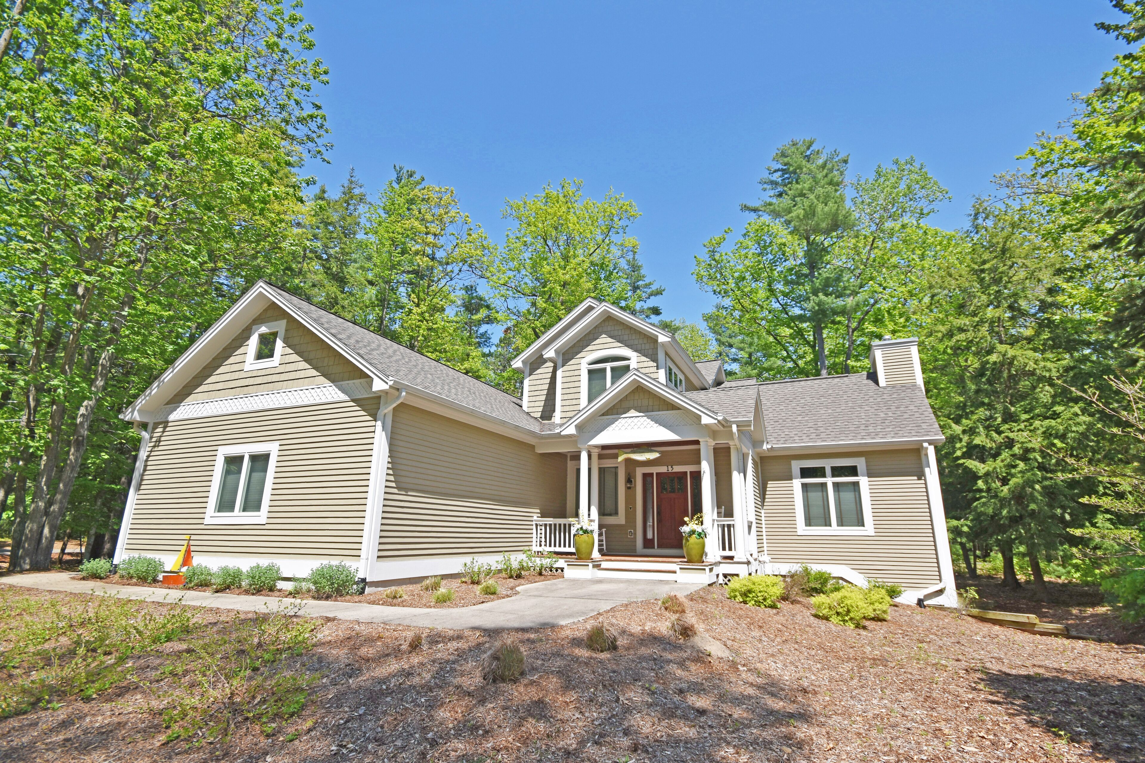 Gorgeous home near the lake with a fireplace, central AC, washer/dryer & firepit