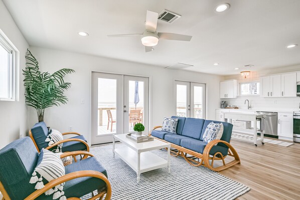 Interior - NEW! Bayfront home w/ private pier, steps to beach (Freeport)