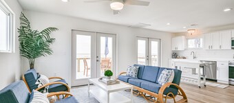 NEW! Bayfront home w/ private pier, steps to beach