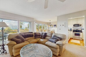 Fernseher, Kamin, Netflix, DVD-Player