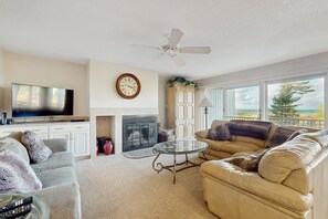 TV, fireplace, Netflix, DVD player