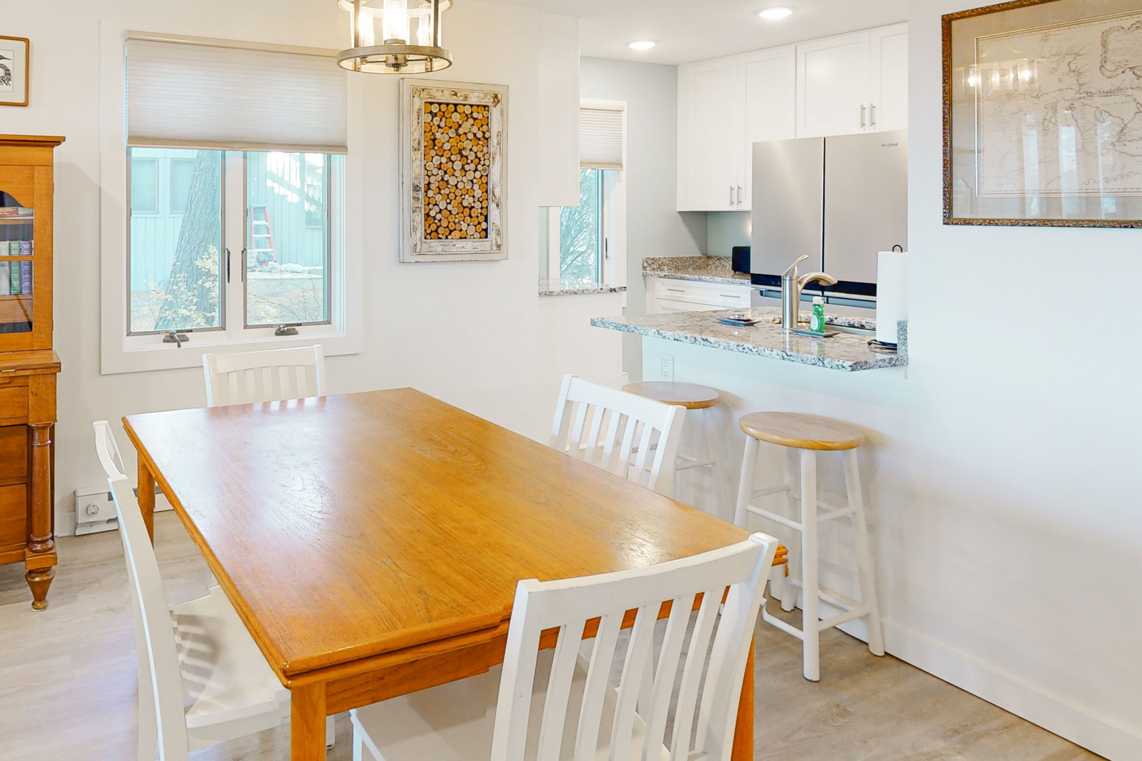 Beachfront condo in Glen Arbor with deck, fireplace, Lake Michigan views & W/D