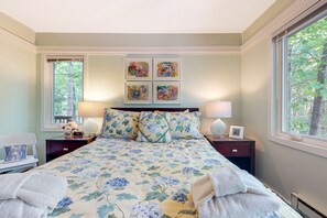 1 bedroom, internet, bed sheets