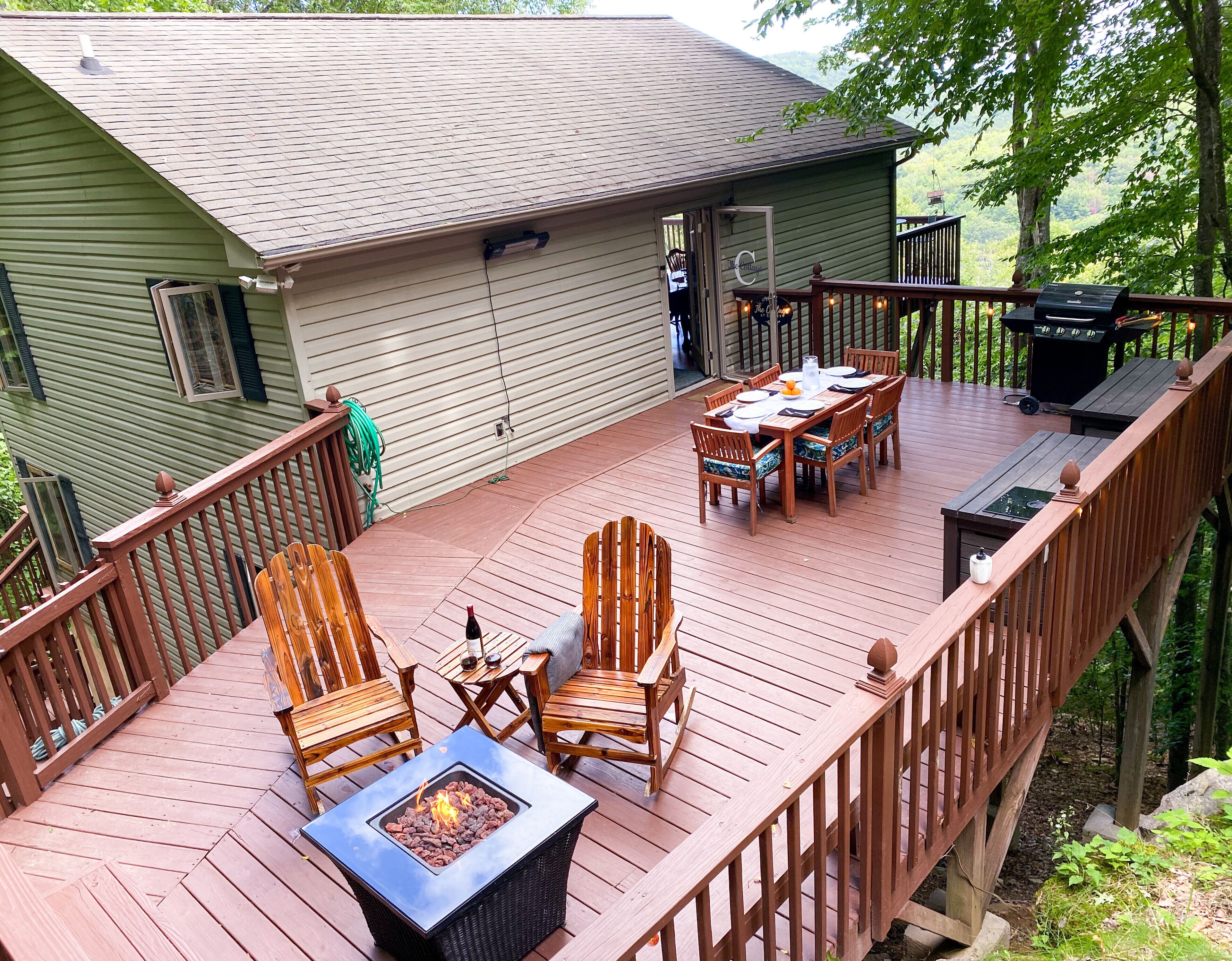 The Cottage at Coffey-7 min to Skiing, Cozy Fireplace, Expansive Mountain Views 