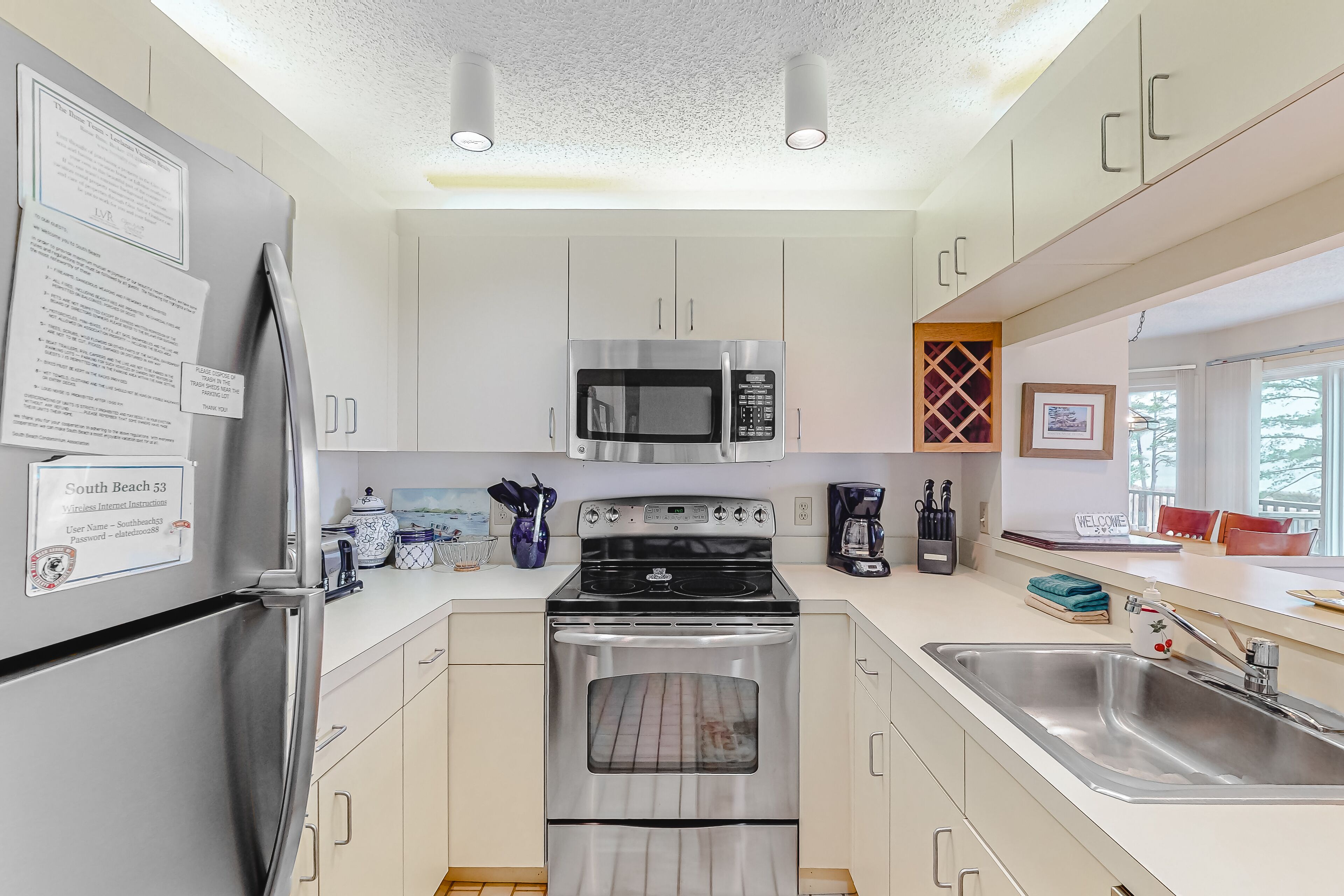 Lovely Lake Michigan beachfront condo with deck, washer/dryer, fireplace, views