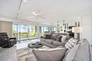 TV, fireplace, DVD player