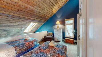 2 bedrooms, internet, bed sheets