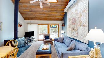 TV, fireplace, DVD player, stereo