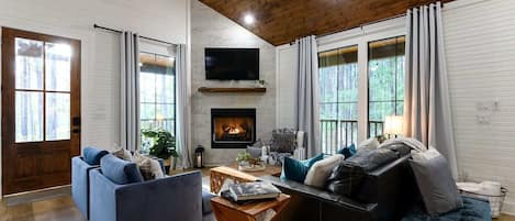Smart TV, fireplace, Netflix, streaming services