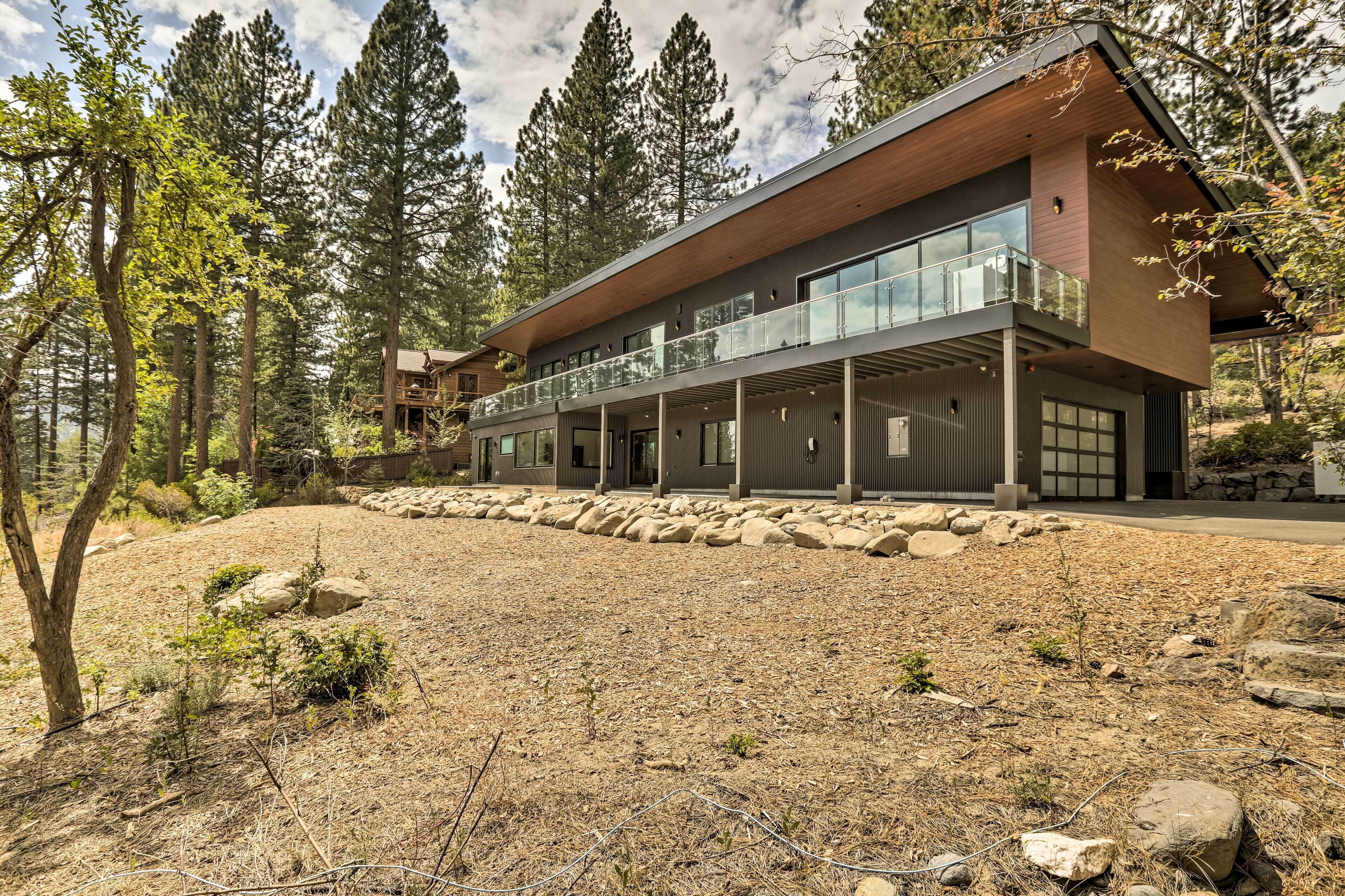 Sleek & Spacious Incline Village Hideaway!