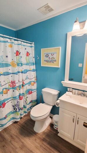 Condo, 1 Bedroom | Bathroom | Towels - Sea & Sun 106 by Gold Star Vacation Rentals (Gulf Shores)