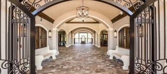 Golf, Pools, Shops in highly Desired Lakewood National Golf Club