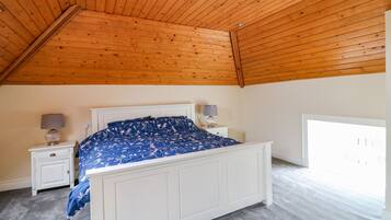 3 bedrooms, individually decorated, individually furnished, free WiFi