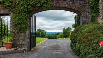 Cottage | Property grounds