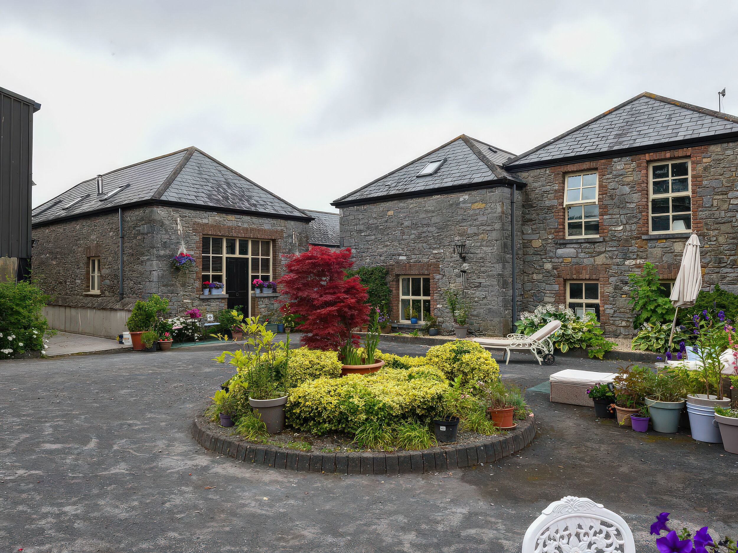 Cottage | Property grounds