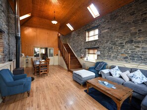 Cottage | Living area