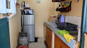 Private kitchen - 2 brm apartment, 10min walk to CBD (Eldoret)