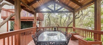 Central + spacious, close to wedding venues, sleeps 18, waffle bar + EV