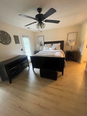 Strykejern/-brett, wi-fi og sengetøy