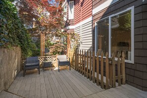 Terrace/patio - Perch - Walk to Lake Union! Spacious 3BR/3.5BA w/ Garage (Seattle)