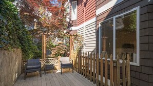Terrace/patio - Perch - Walk to Lake Union! Spacious 3BR/3.5BA w/ Garage (Seattle)