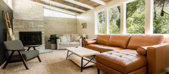 Quiet and Peaceful Retreat in Spectacular Cleghorn Canyon