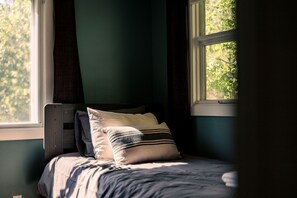 4 quartos, berço de viagem, Wi-Fi, roupa de cama