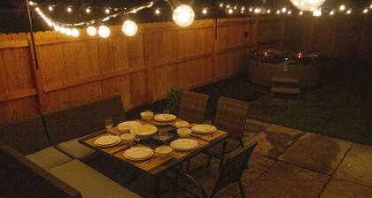Brand New - Gracious Old Town Guest House w/ Hot Tub