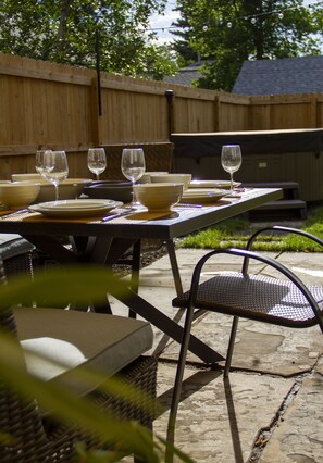 Outdoor dining - Brand New - Gracious Old Town Guest House w/ Hot Tub (Fort Collins)